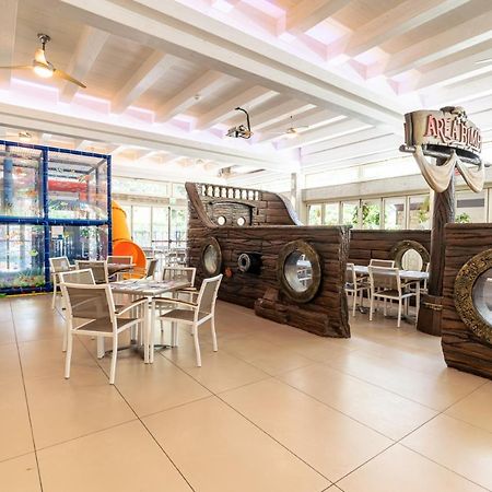 Hotel Rosalba - Valentini Family Village 벨레지아아지마리나 외부 사진