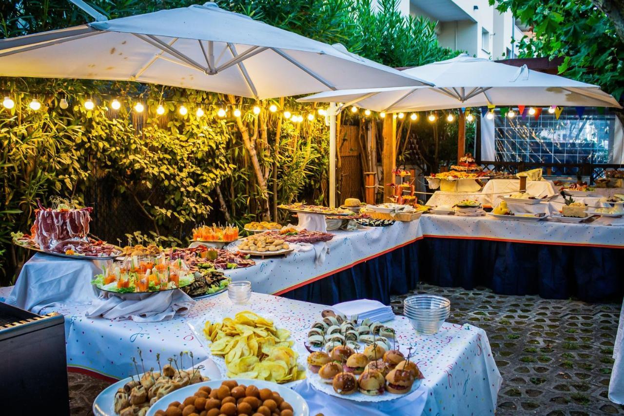Hotel Rosalba - Valentini Family Village 벨레지아아지마리나 외부 사진