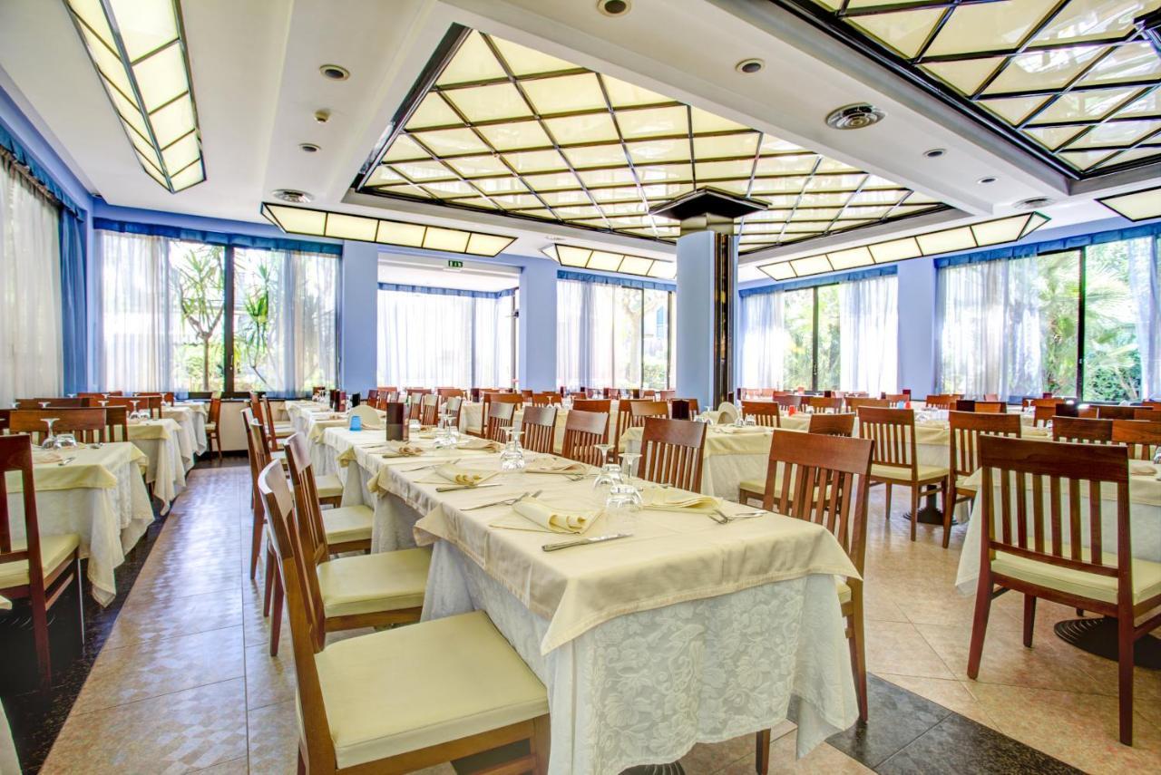 Hotel Rosalba - Valentini Family Village 벨레지아아지마리나 외부 사진